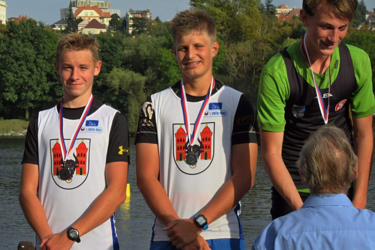 Na Českém poháru na dlouhých tratích jsme z Vltavy lovili medaile